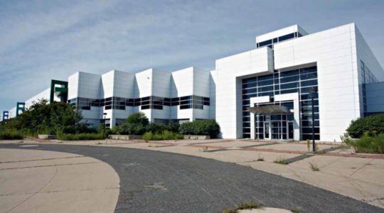 Battery maker leases former GM space in Pontiac, bringing more than 300 jobs